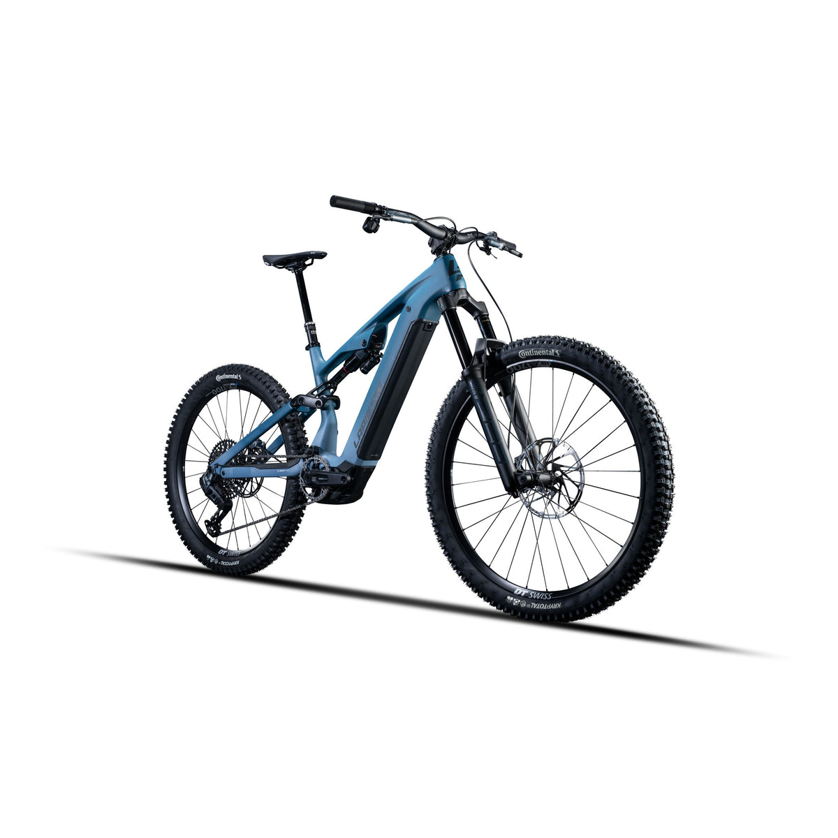 Overvolt AM CF 7.8 2026 | Vista 3/4 oficial