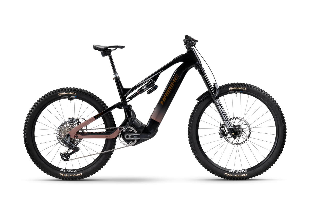 HYBE CF 11 · carbon/copper/gold - glossy