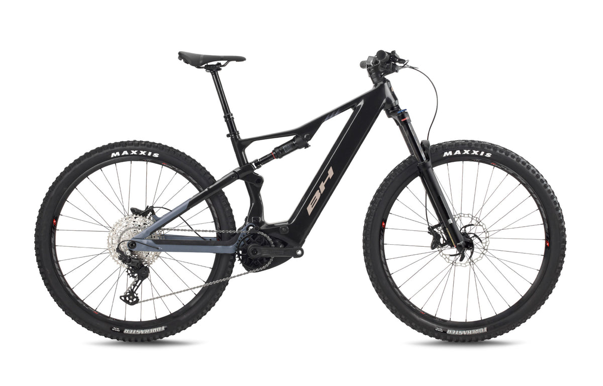 BH iLYNX+ NX TRAIL 7.9 · Negro · EX797 NCS · 2027
