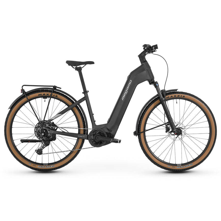 MEGAMO REACH LOW 10 SUV 2026 · Negro · MG27106206B · B2B image_transparent